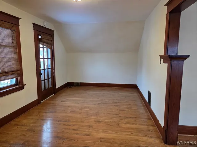 $1,200 | 212 Newburgh Avenue, Buffalo, NY 14215