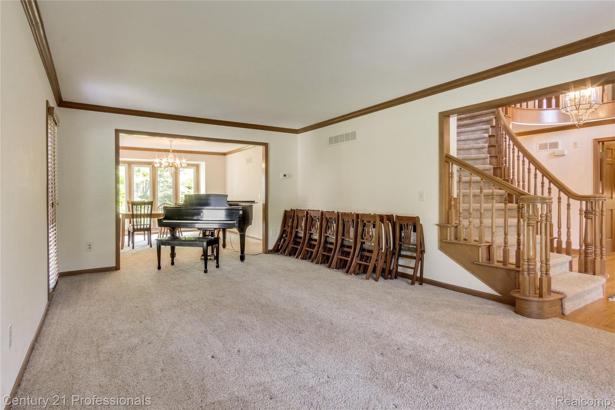 1059 Stony Pointe Boulevard Rochester, MI 48307 - Photo 26 of 74 Interiors (11 of 67).jpg
