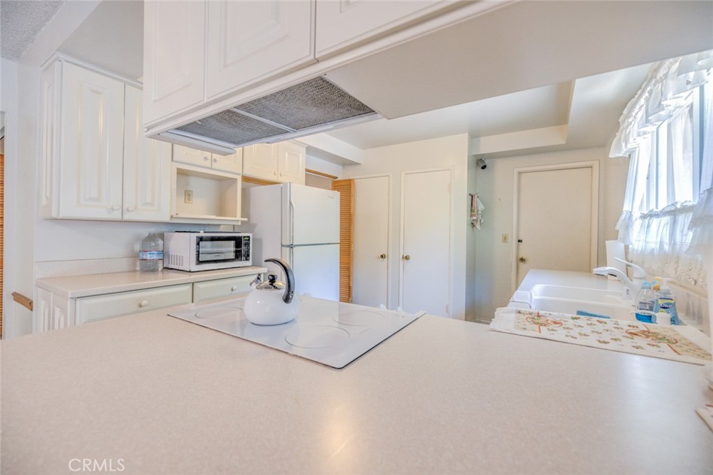 1057 Estrella Drive Santa Barbara, CA 93110 - Photo 19 of 66