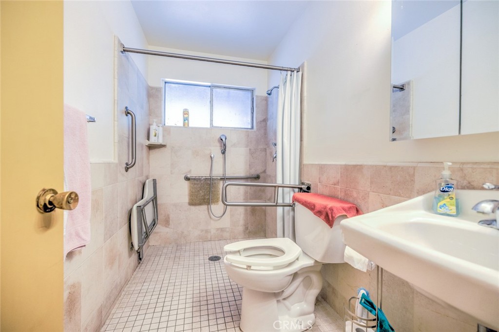 1057 Estrella Drive Santa Barbara, CA 93110 - Photo 24 of 66