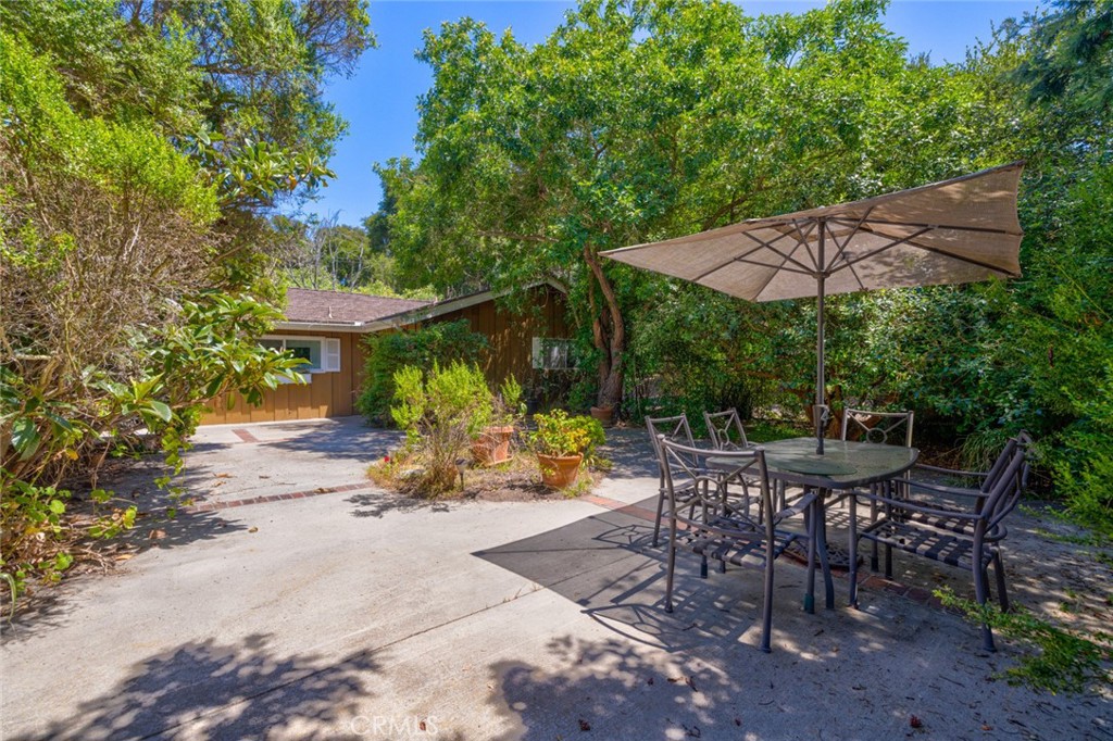 1057 Estrella Drive Santa Barbara, CA 93110 - Photo 32 of 66