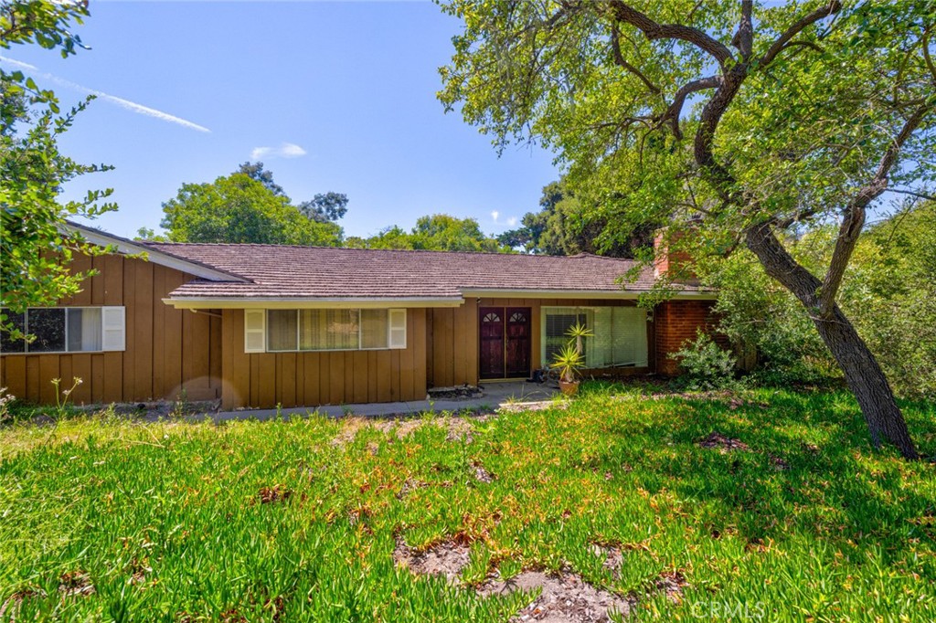 1057 Estrella Drive Santa Barbara, CA 93110 - Photo 5 of 66