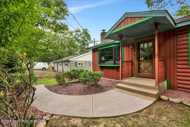 $399,000 | 462 Indian Lake Trail, White Haven, PA 18661