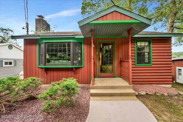 $399,000 | 462 Indian Lake Trail, White Haven, PA 18661