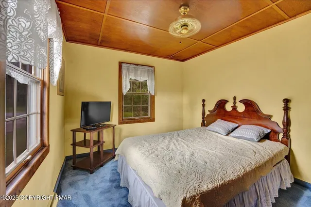 $399,000 | 462 Indian Lake Trail, White Haven, PA 18661