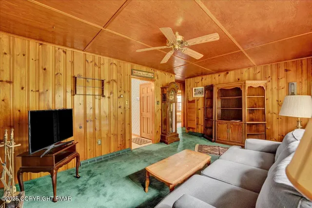 $399,000 | 462 Indian Lake Trail, White Haven, PA 18661