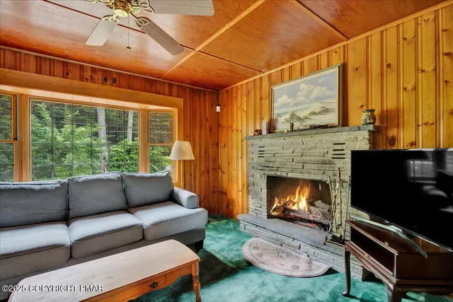 $399,000 | 462 Indian Lake Trail, White Haven, PA 18661