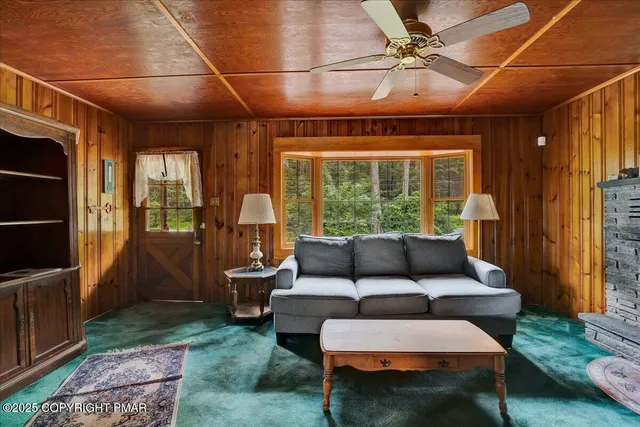 $399,000 | 462 Indian Lake Trail, White Haven, PA 18661