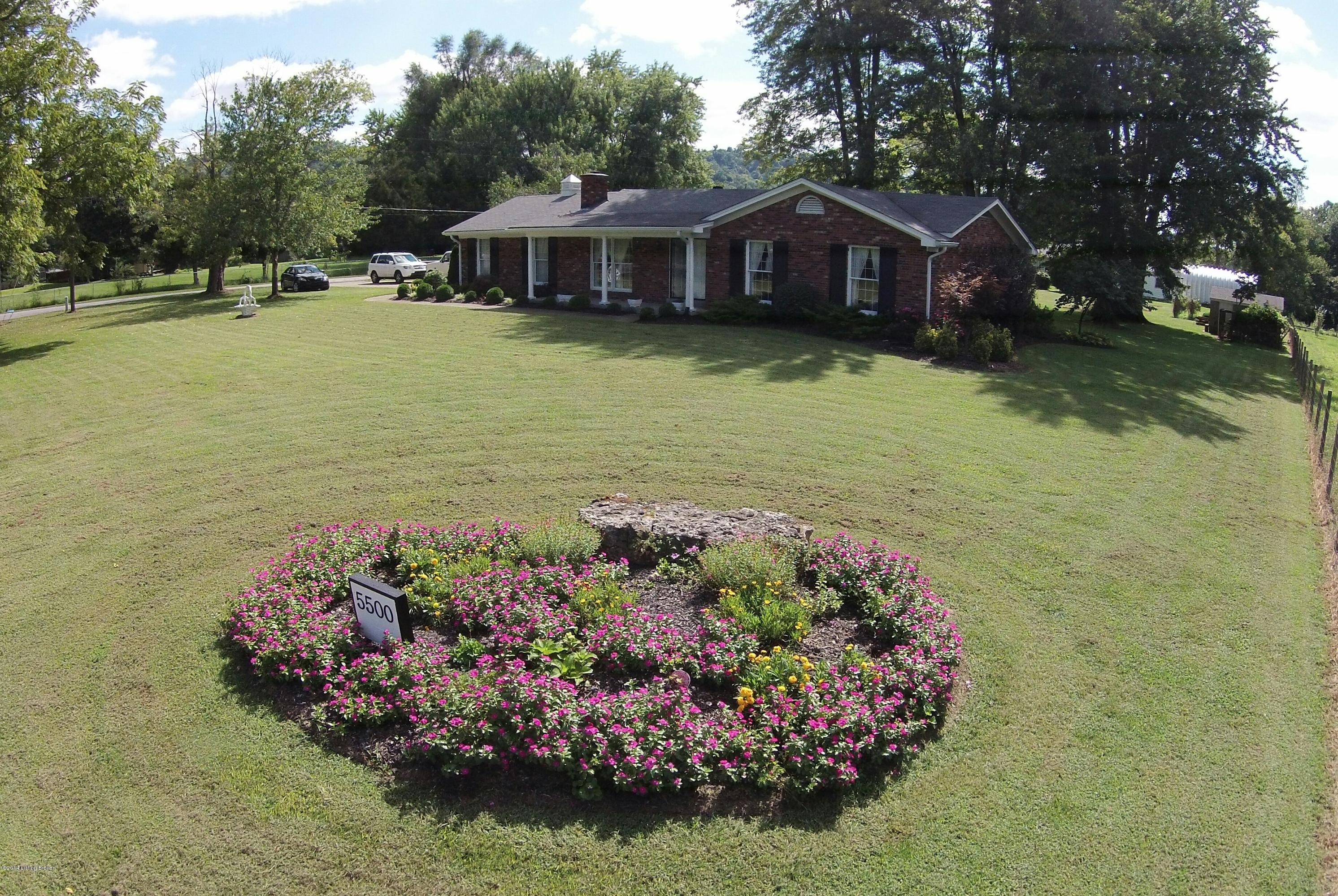 5500 Pendleton Road Louisville, KY 40272 - Photo 3 of 33 Pendleton front & yard