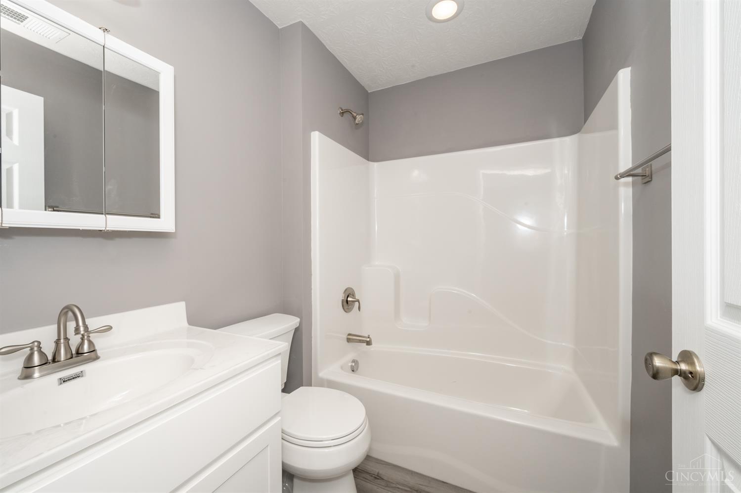 1887 Hamilton Richmond Road Hamilton, OH 45013 - Photo 11 of 17 Gallery Image 11