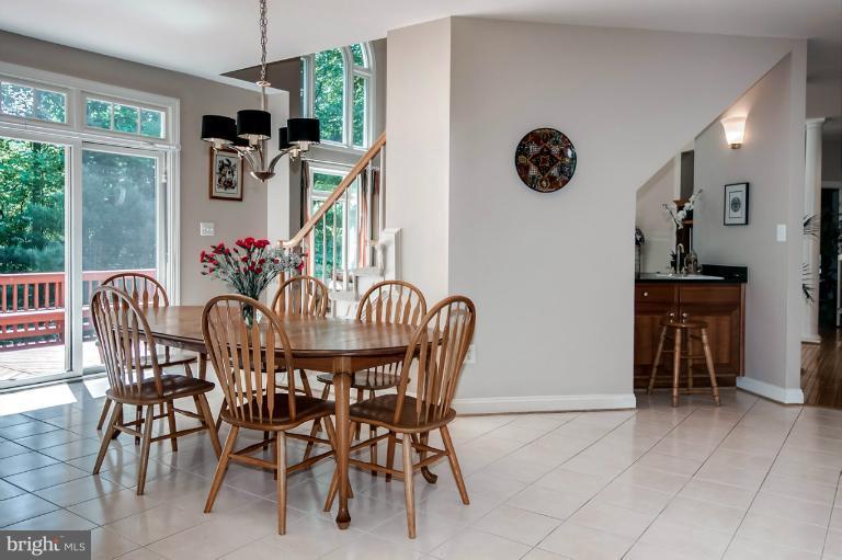 10289 Johns Hollow Road Vienna, VA 22182 - Photo 13 of 30 Kitchen