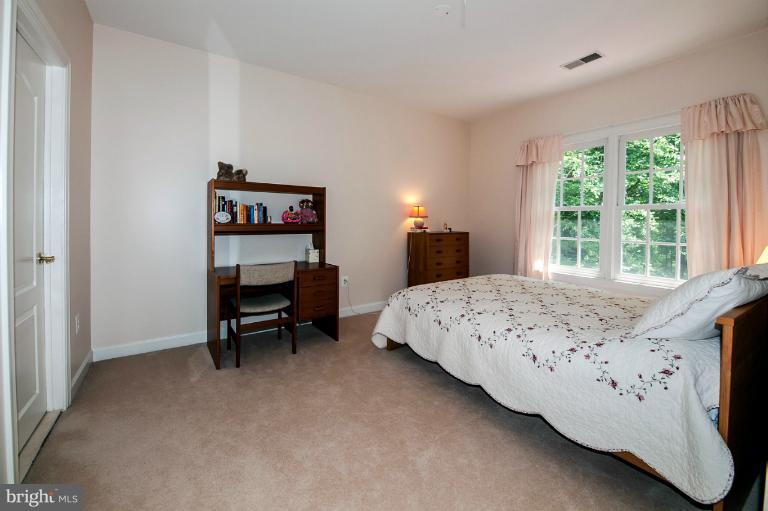 10289 Johns Hollow Road Vienna, VA 22182 - Photo 20 of 30 Bedroom 2