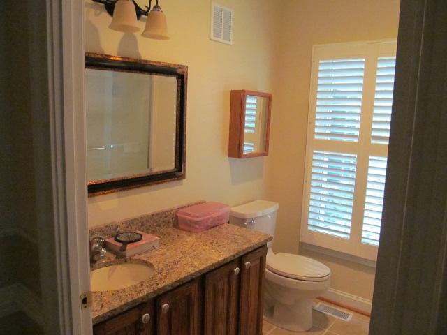 271 Jonathan Road Roanoke, VA 24019 - Photo 22 of 34 Entry Full Bath