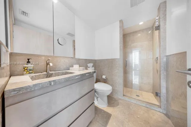 $1,250,000 | 1331 Brickell Bay Drive, Unit 1602, Miami, FL 33131