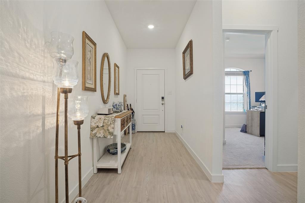 437 Ridge Drive Justin, TX 76247 - Photo 4 of 24 Gallery Image 4