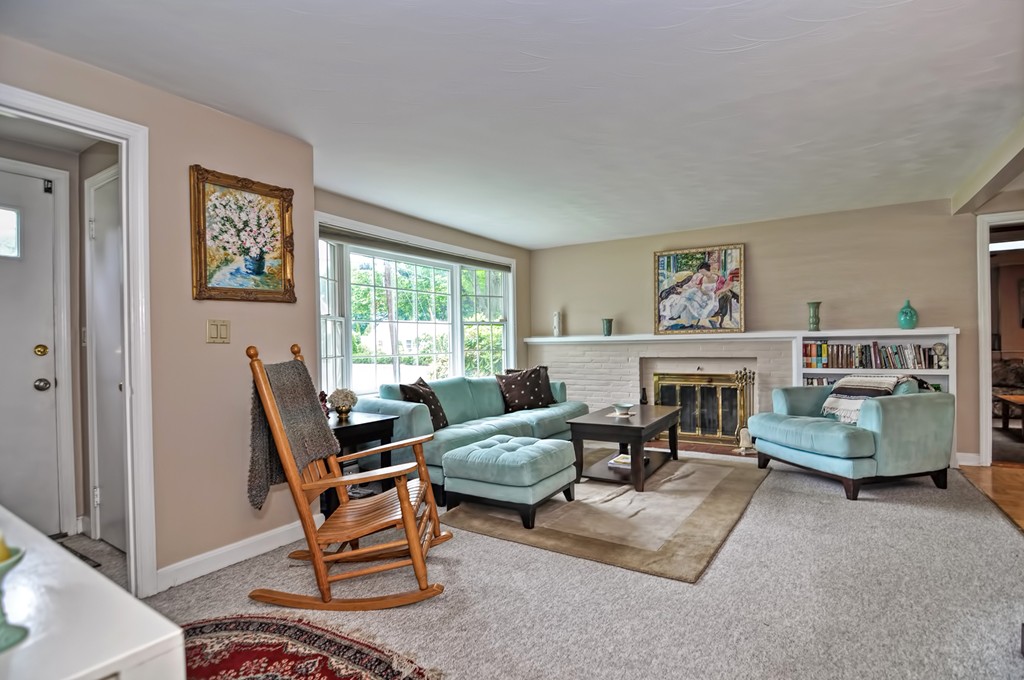 39 Wethersfield Road Natick, MA 01760 - Photo 3 of 12