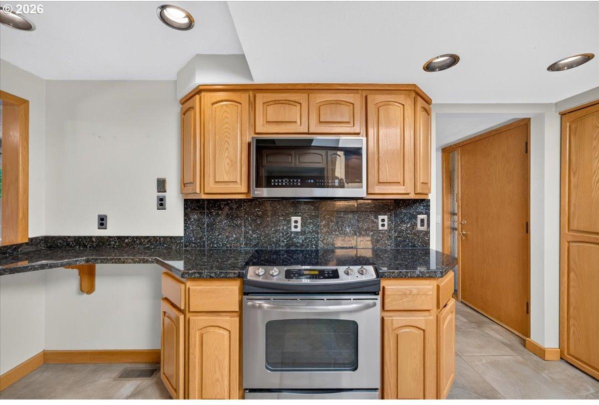 3038 Southeast Rood Court Hillsboro, OR 97123 - Photo 20 of 46 Gallery Image 20