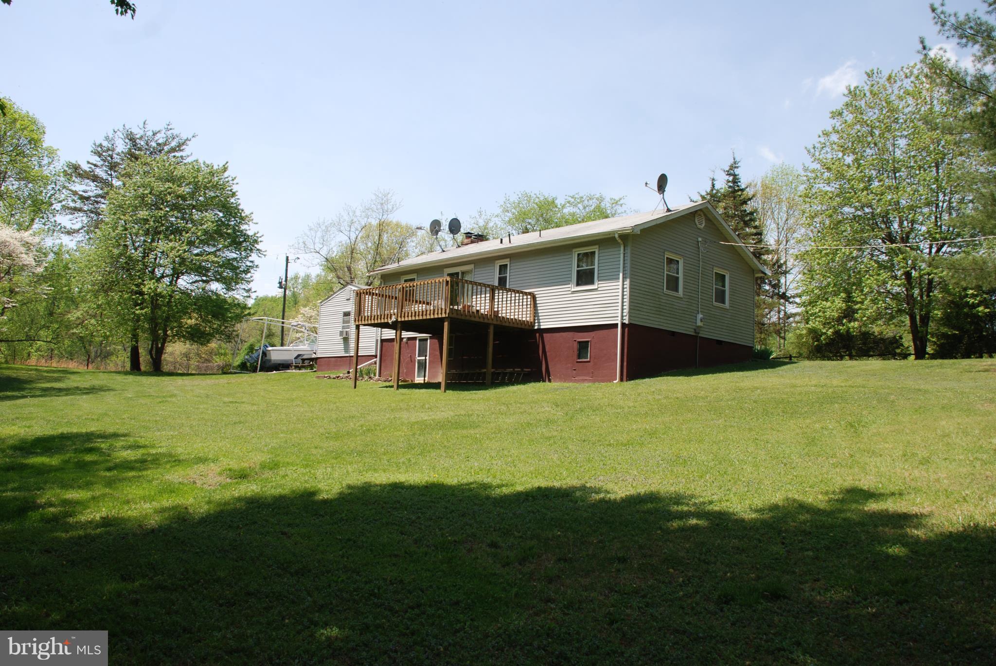 900 Scrabble Road Castleton, VA 22716 - Photo 2 of 6 Exterior (Rear)