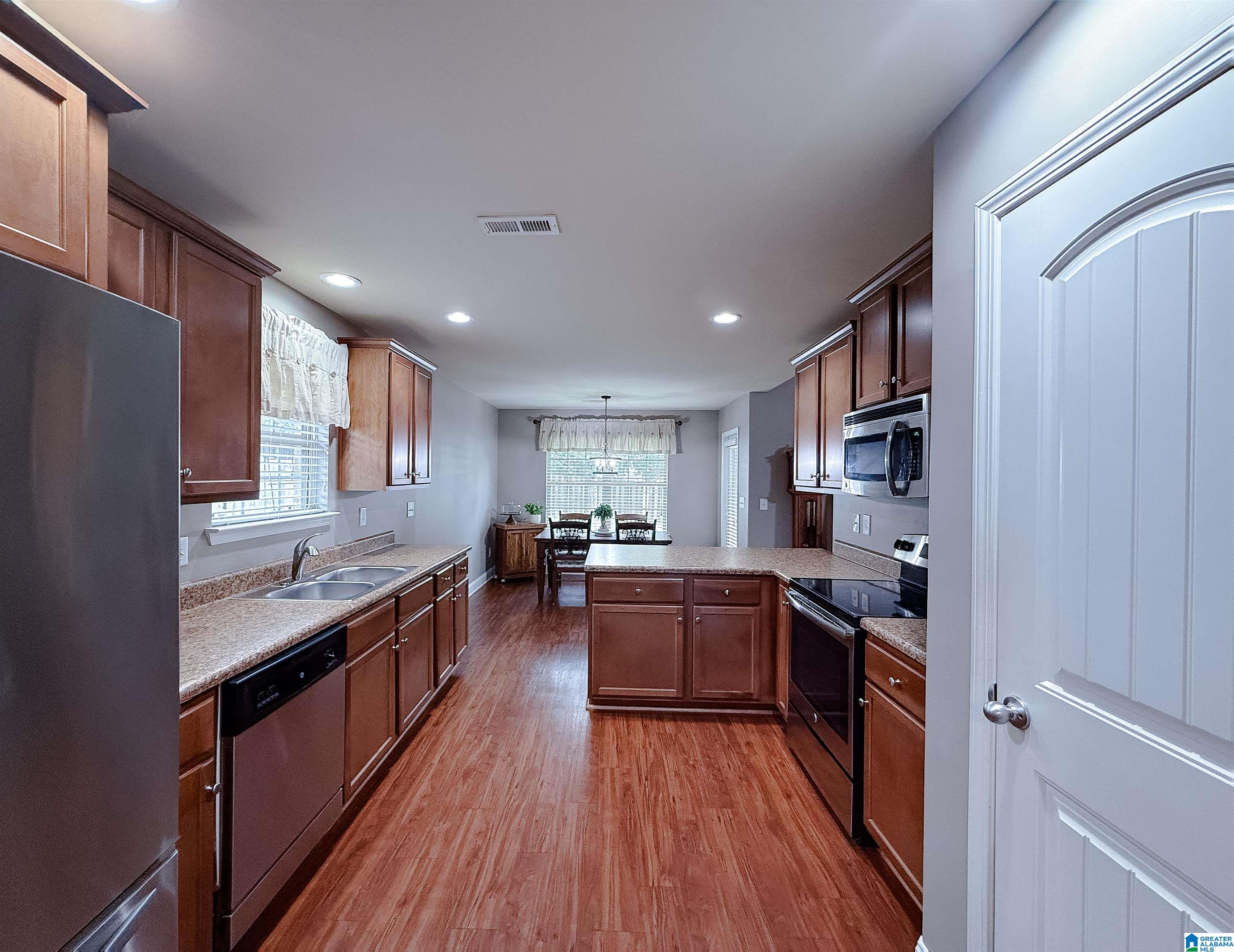 213 Stoney Trail Alabaster, AL 35114 - Photo 16 of 60