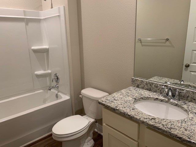 9343 Eiland Drive, Unit 46 Foley, AL 36535 - Photo 12 of 26 Guest Bath