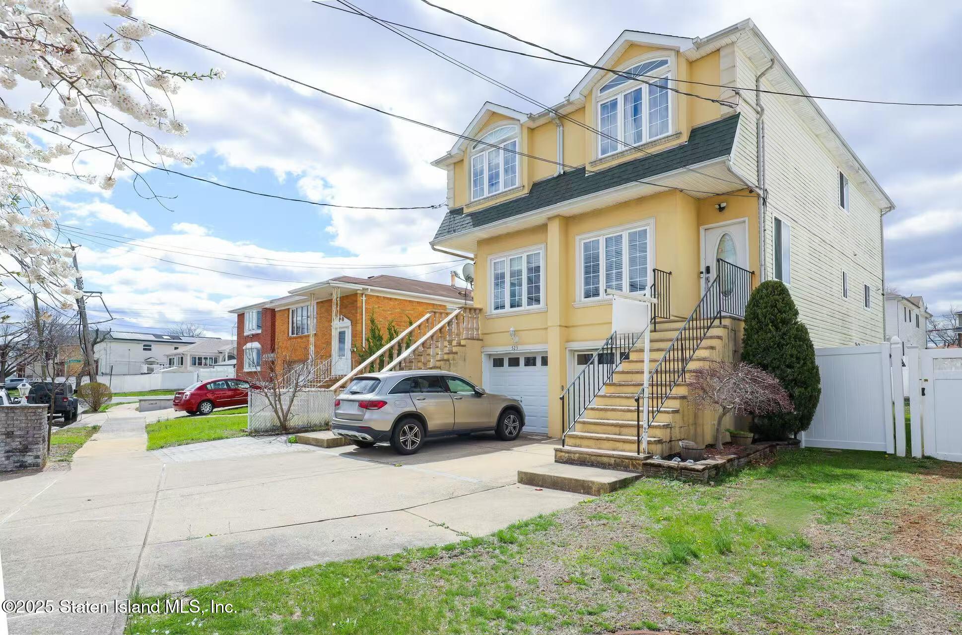 521 Mill Road Staten Island, NY 10306 - Photo 2 of 15 2c496d1eabc1d639f60f2cd065c15f21