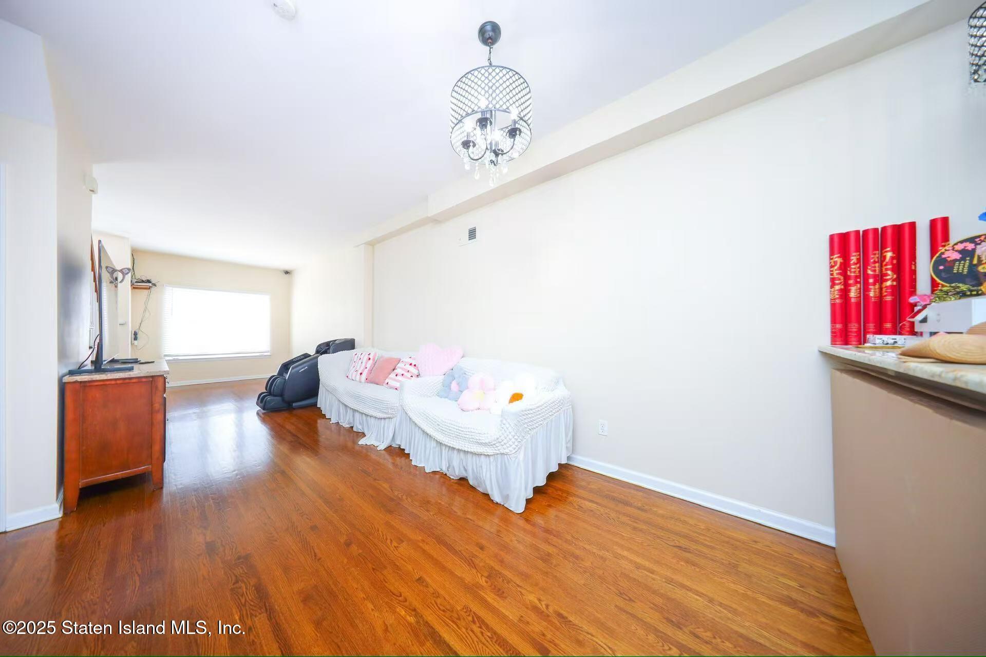 521 Mill Road Staten Island, NY 10306 - Photo 10 of 15 b60303b1ebaaba8d0b6579d06adebbf2