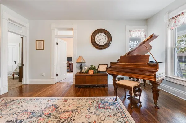 $379,900 | 110 West Elm Street, King City, MO 64463