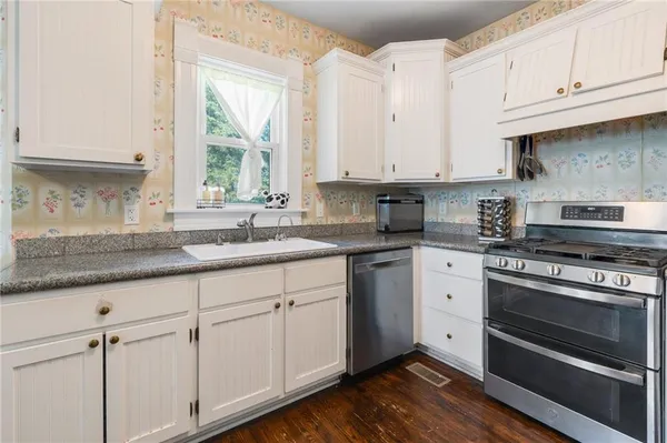 $379,900 | 110 West Elm Street, King City, MO 64463