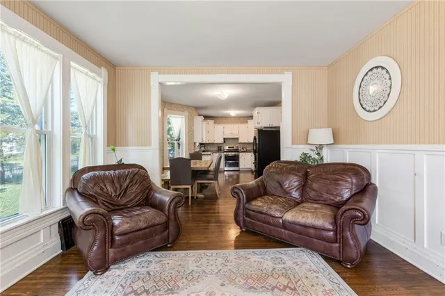 $379,900 | 110 West Elm Street, King City, MO 64463