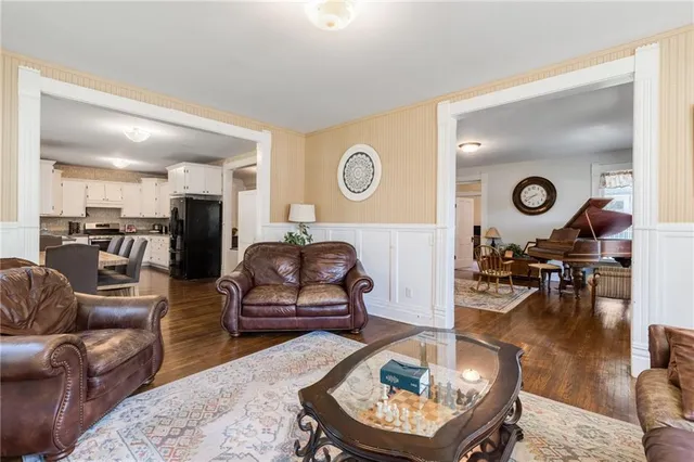 $379,900 | 110 West Elm Street, King City, MO 64463