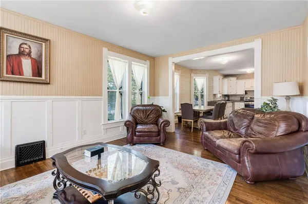 $369,900 | 110 West Elm Street, King City, MO 64463