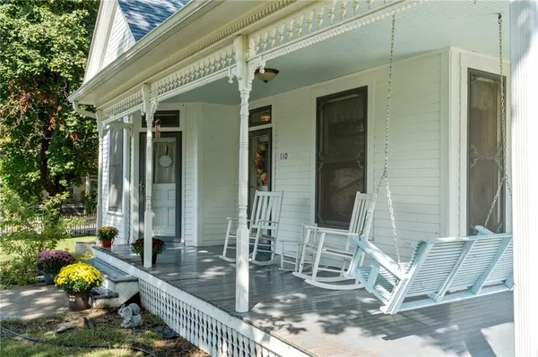 $379,900 | 110 West Elm Street, King City, MO 64463