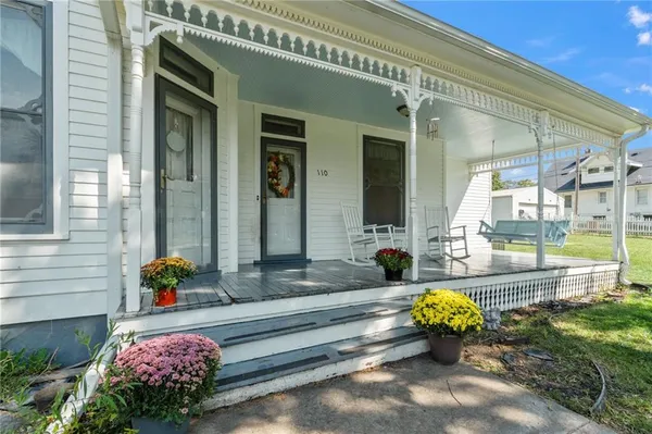 $379,900 | 110 West Elm Street, King City, MO 64463