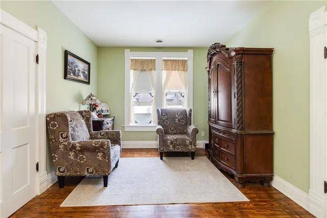 $379,900 | 110 West Elm Street, King City, MO 64463