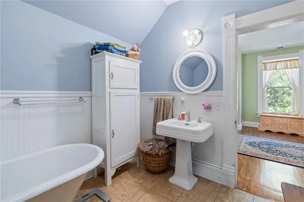 $379,900 | 110 West Elm Street, King City, MO 64463