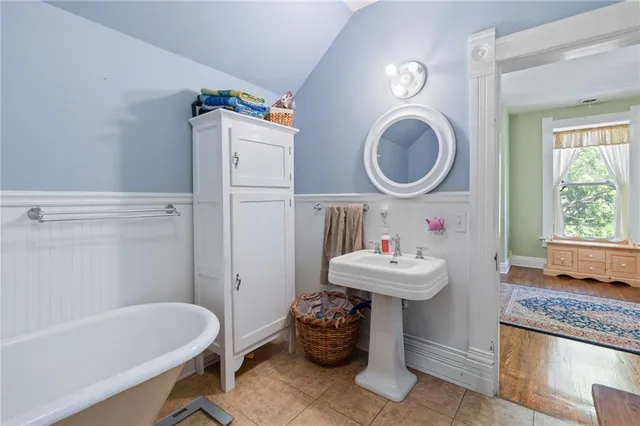 $379,900 | 110 West Elm Street, King City, MO 64463