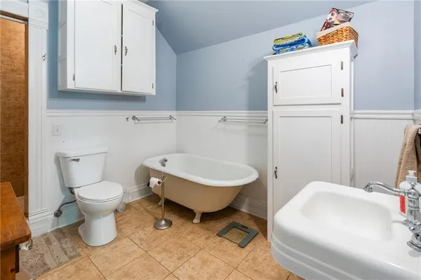 $379,900 | 110 West Elm Street, King City, MO 64463