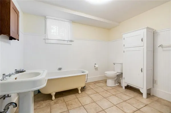$379,900 | 110 West Elm Street, King City, MO 64463