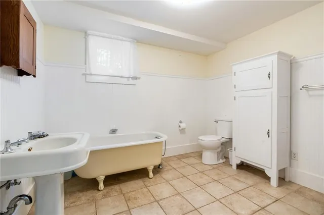 $379,900 | 110 West Elm Street, King City, MO 64463