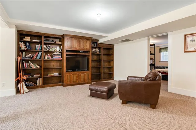 $379,900 | 110 West Elm Street, King City, MO 64463