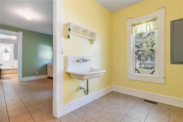 $379,900 | 110 West Elm Street, King City, MO 64463