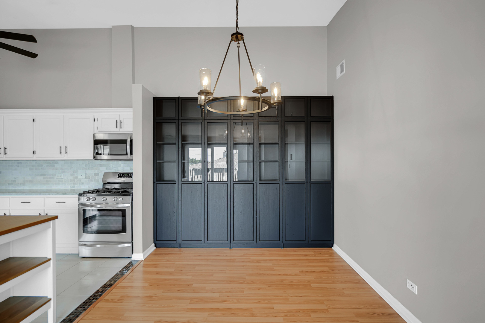 6264 South Gullikson Road, Unit 4A Chicago, IL 60638 - Photo 8 of 24