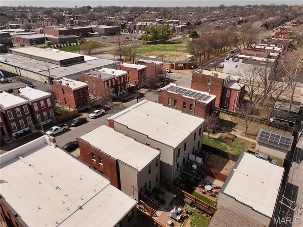 $350,000 | 2637 Shenandoah Avenue, St. Louis, MO 63104