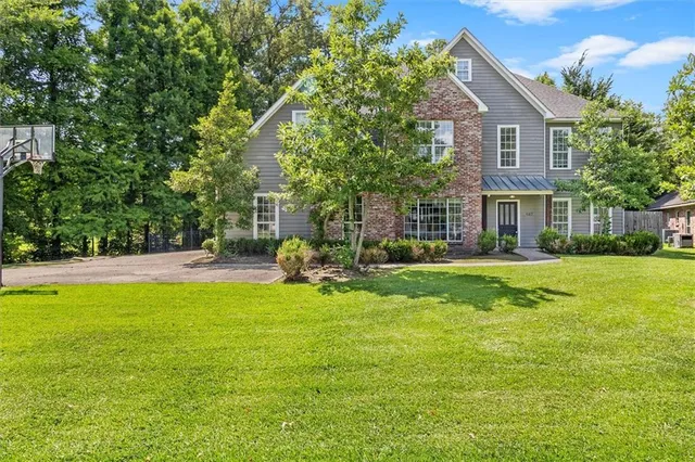 $650,000 | 647 Highland Oaks Drive, Baton Rouge, LA 70810