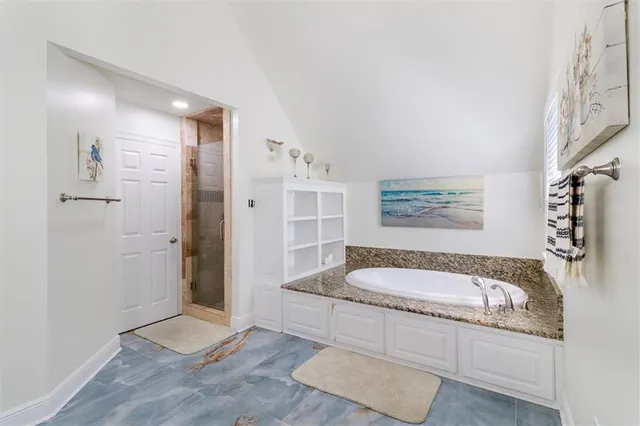 $650,000 | 647 Highland Oaks Drive, Baton Rouge, LA 70810