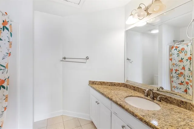 $650,000 | 647 Highland Oaks Drive, Baton Rouge, LA 70810