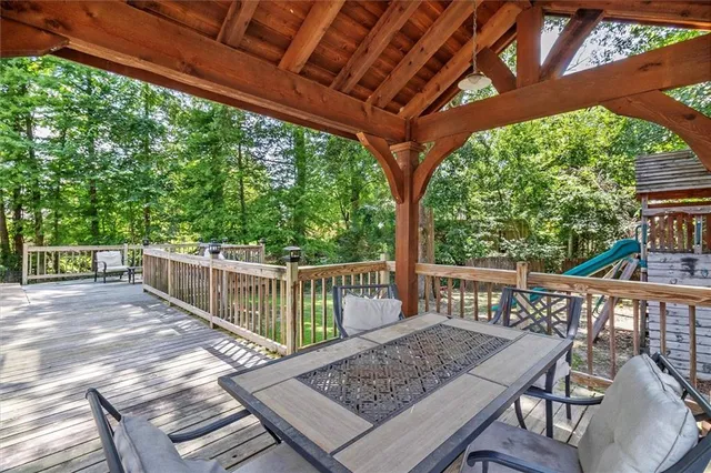 $650,000 | 647 Highland Oaks Drive, Baton Rouge, LA 70810