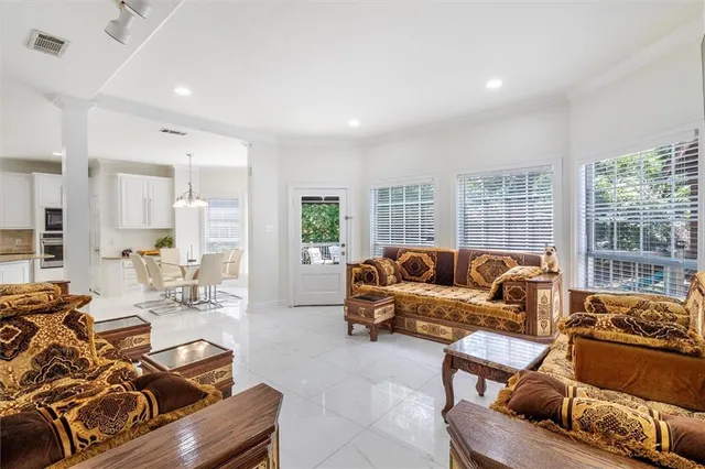 $650,000 | 647 Highland Oaks Drive, Baton Rouge, LA 70810