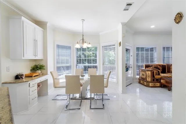 $650,000 | 647 Highland Oaks Drive, Baton Rouge, LA 70810