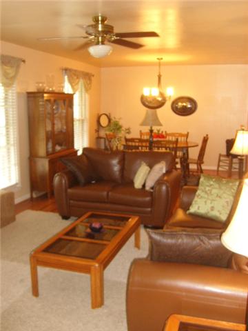 1241 Shawnee Road Madison, TN 37115 - Photo 5 of 15 Open and Spacious Living Room/Dining Room Combination
